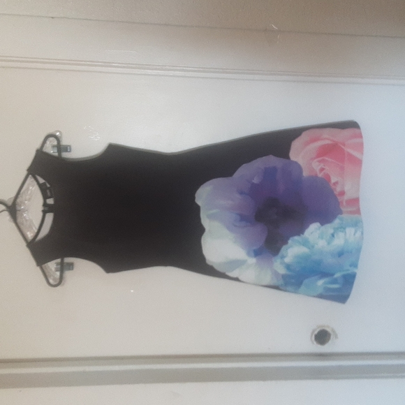ASOS Dresses & Skirts - Asos Black Lrg Floral Scuba Dress Sz 2